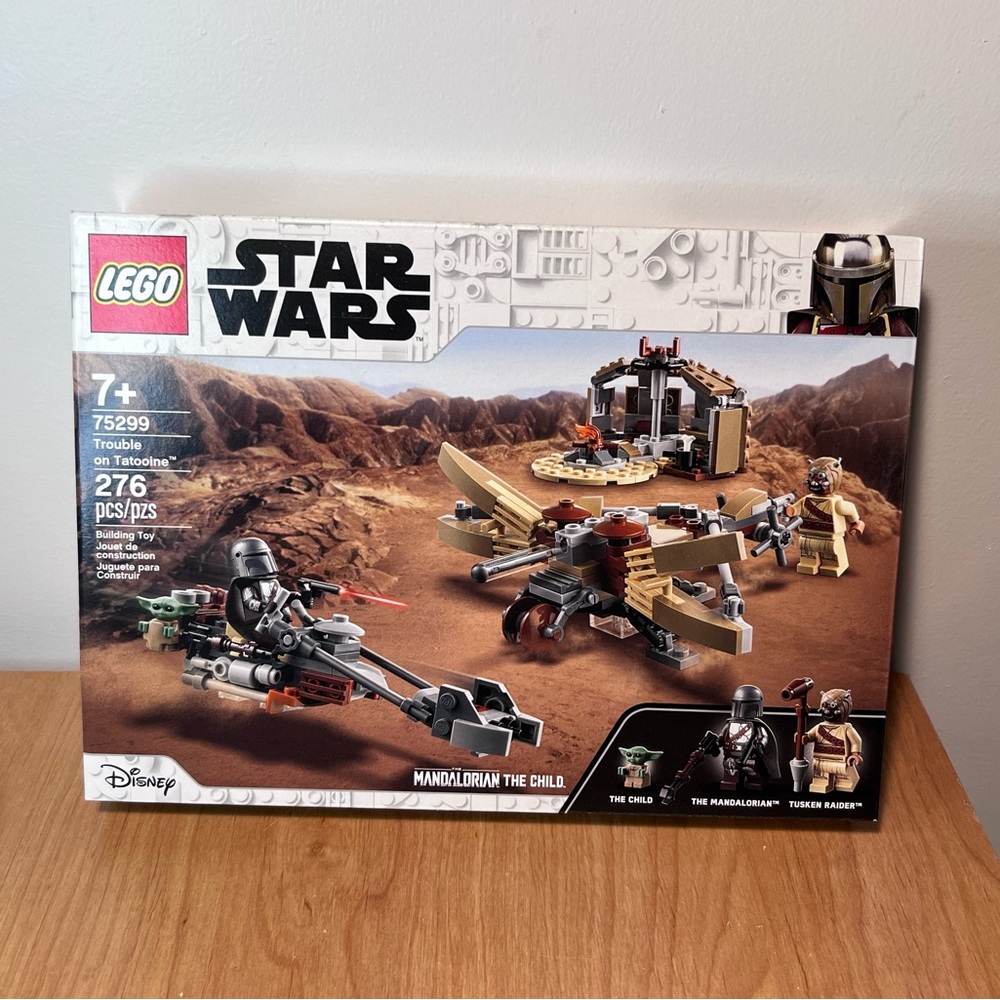 ** SOLD**  LEGO Star Wars Trouble on Tatooine Set: Retired